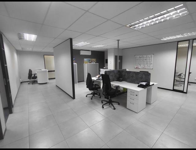 189M² OFFICE TO LET IN BRYANSTON